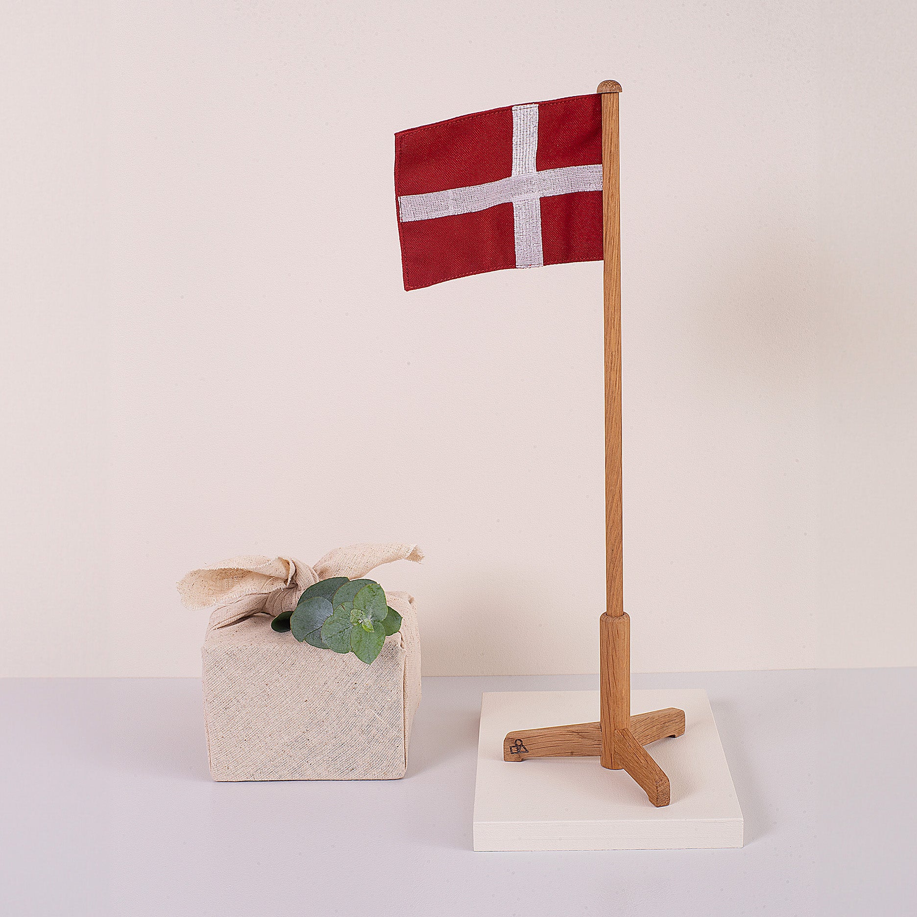 Bordflag m/dannebrog H40,5 cm